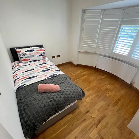 Good Priced Single Rooms In Northolt Dış mekan fotoğraf