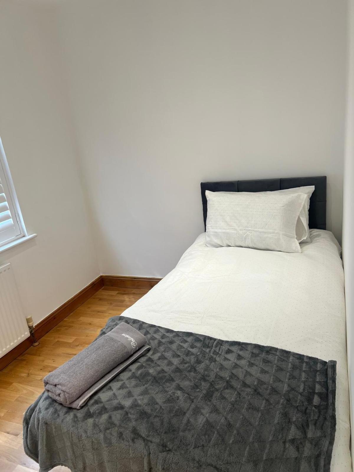 Good Priced Single Rooms In Northolt Dış mekan fotoğraf