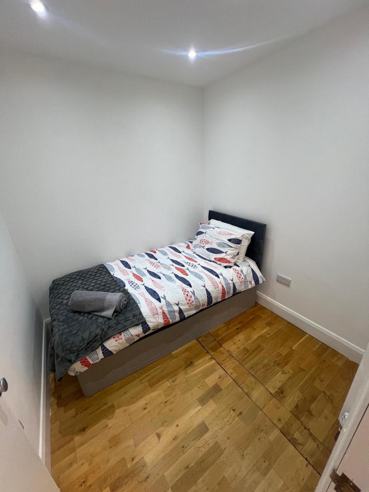 Good Priced Single Rooms In Northolt Dış mekan fotoğraf