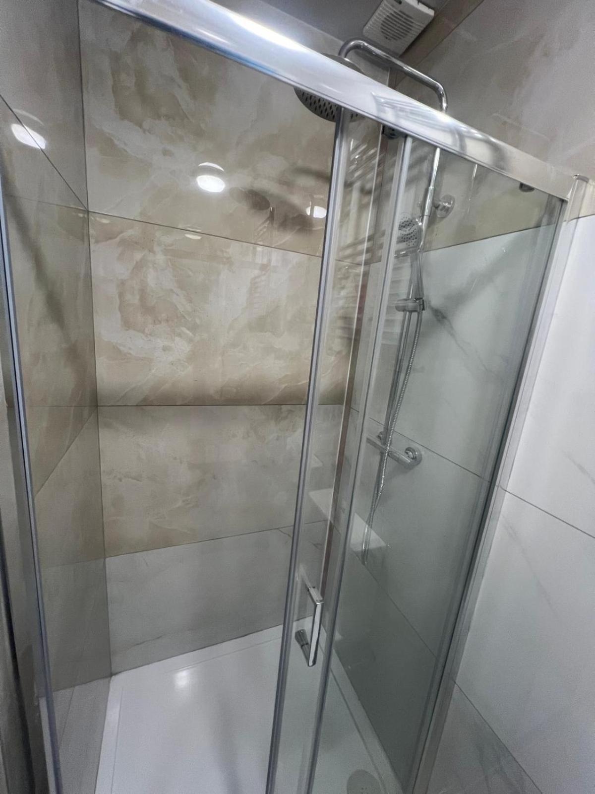 Good Priced Single Rooms In Northolt Dış mekan fotoğraf