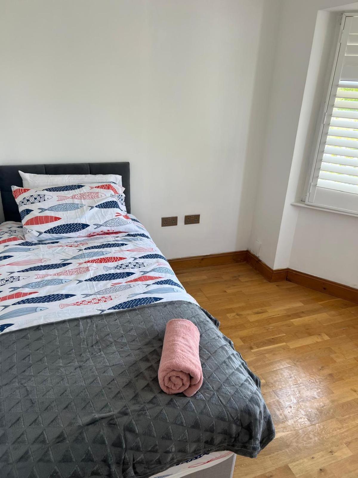 Good Priced Single Rooms In Northolt Dış mekan fotoğraf